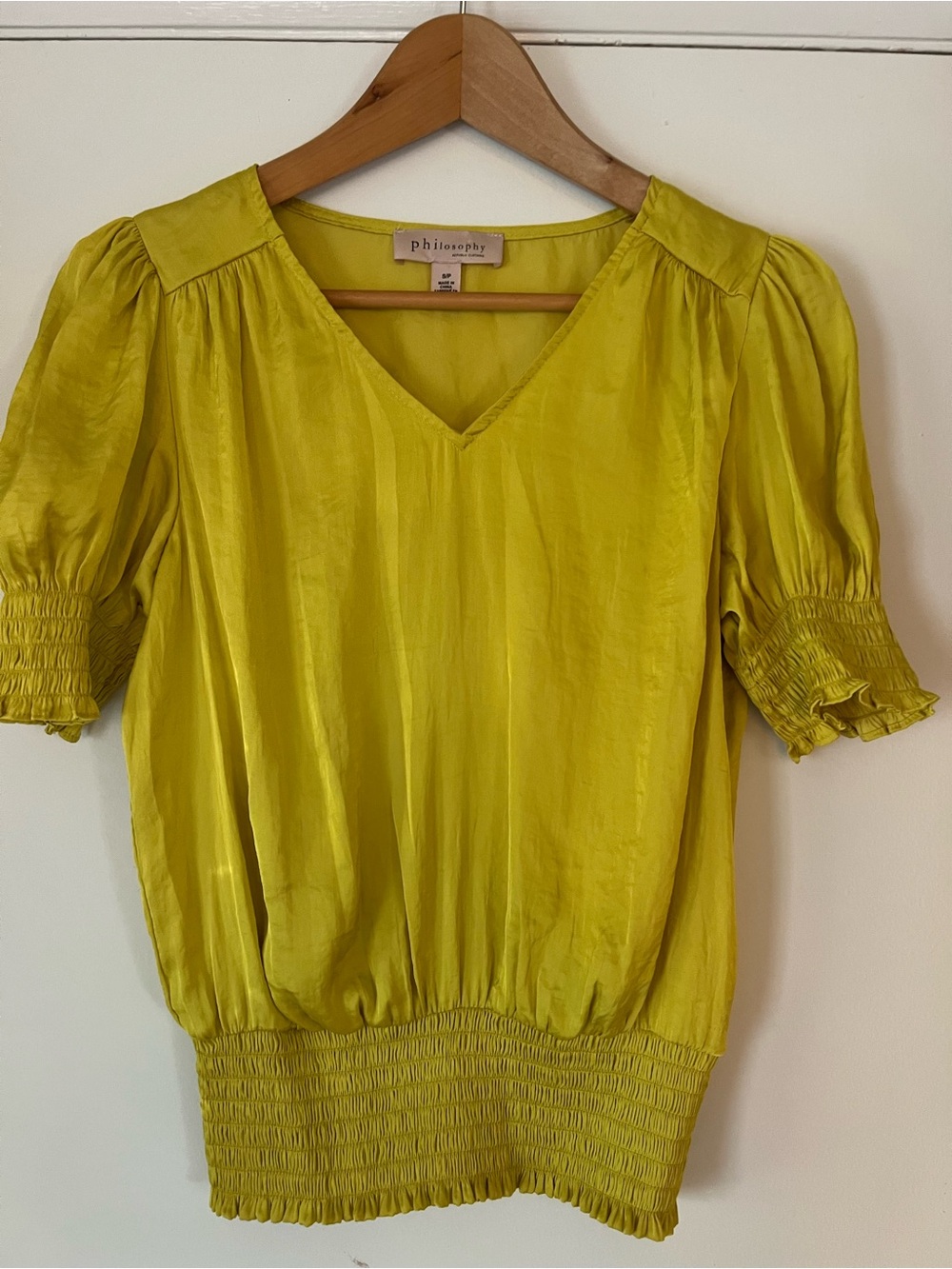 Philosophy Yellow V-Neck Short Sleeve Blouse, size S